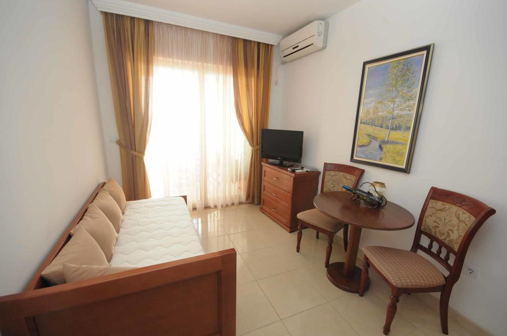 Apartments Leut Sveti Stefan Εξωτερικό φωτογραφία