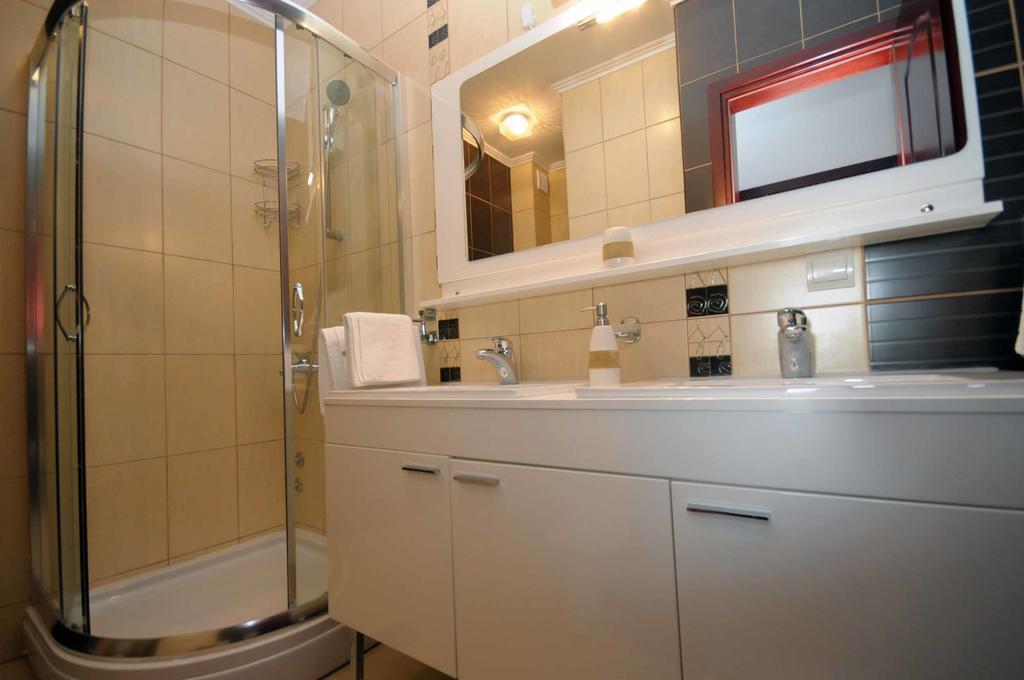 Apartments Leut Sveti Stefan Εξωτερικό φωτογραφία