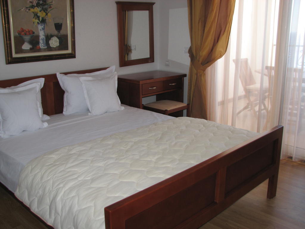 Apartments Leut Sveti Stefan Δωμάτιο φωτογραφία