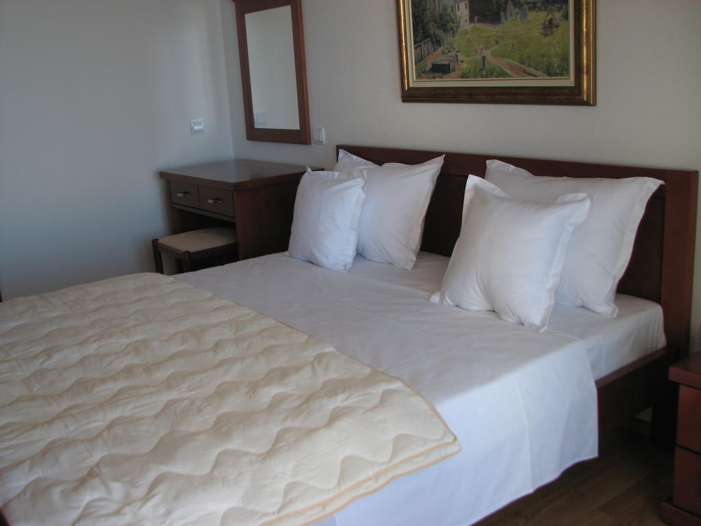 Apartments Leut Sveti Stefan Δωμάτιο φωτογραφία
