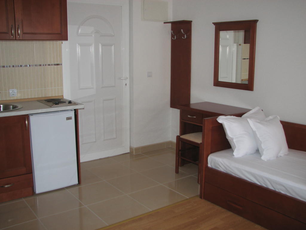 Apartments Leut Sveti Stefan Δωμάτιο φωτογραφία