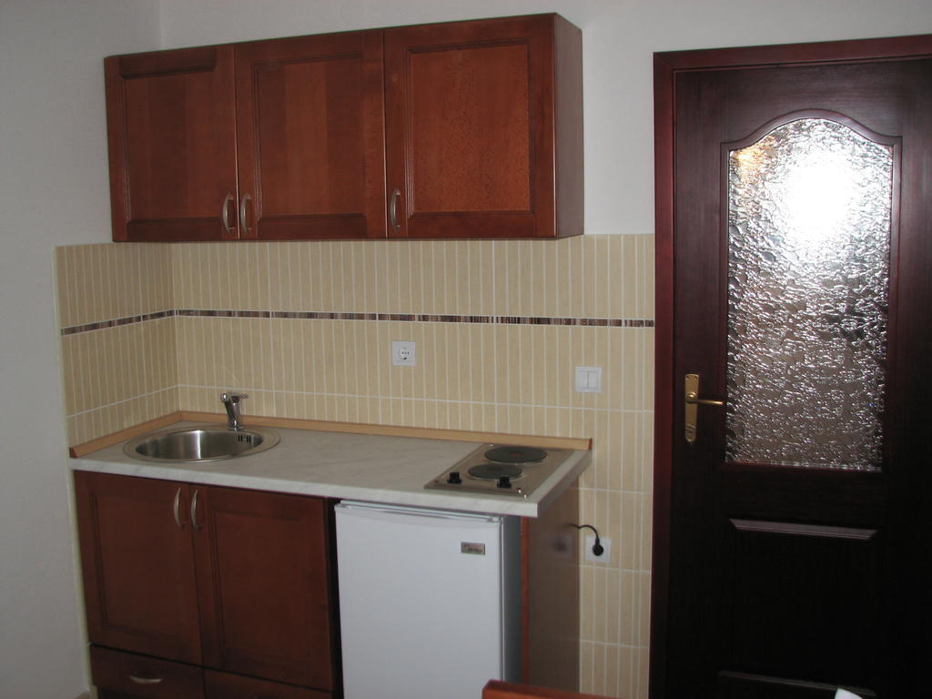 Apartments Leut Sveti Stefan Δωμάτιο φωτογραφία