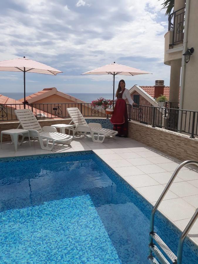 Apartments Leut Sveti Stefan Εξωτερικό φωτογραφία