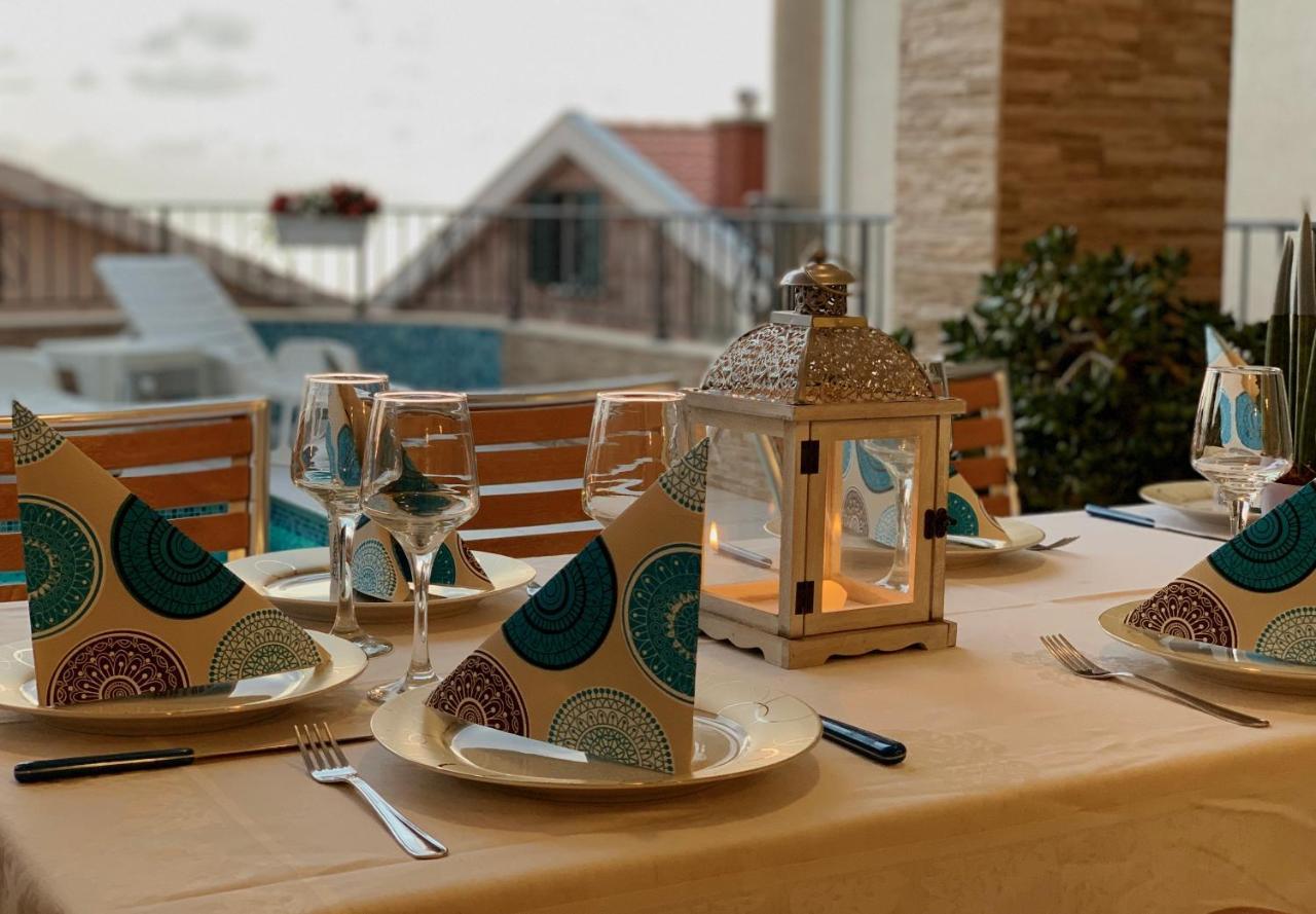 Apartments Leut Sveti Stefan Εξωτερικό φωτογραφία